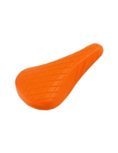 Vinyl Saddle Diamond 702 Orange.